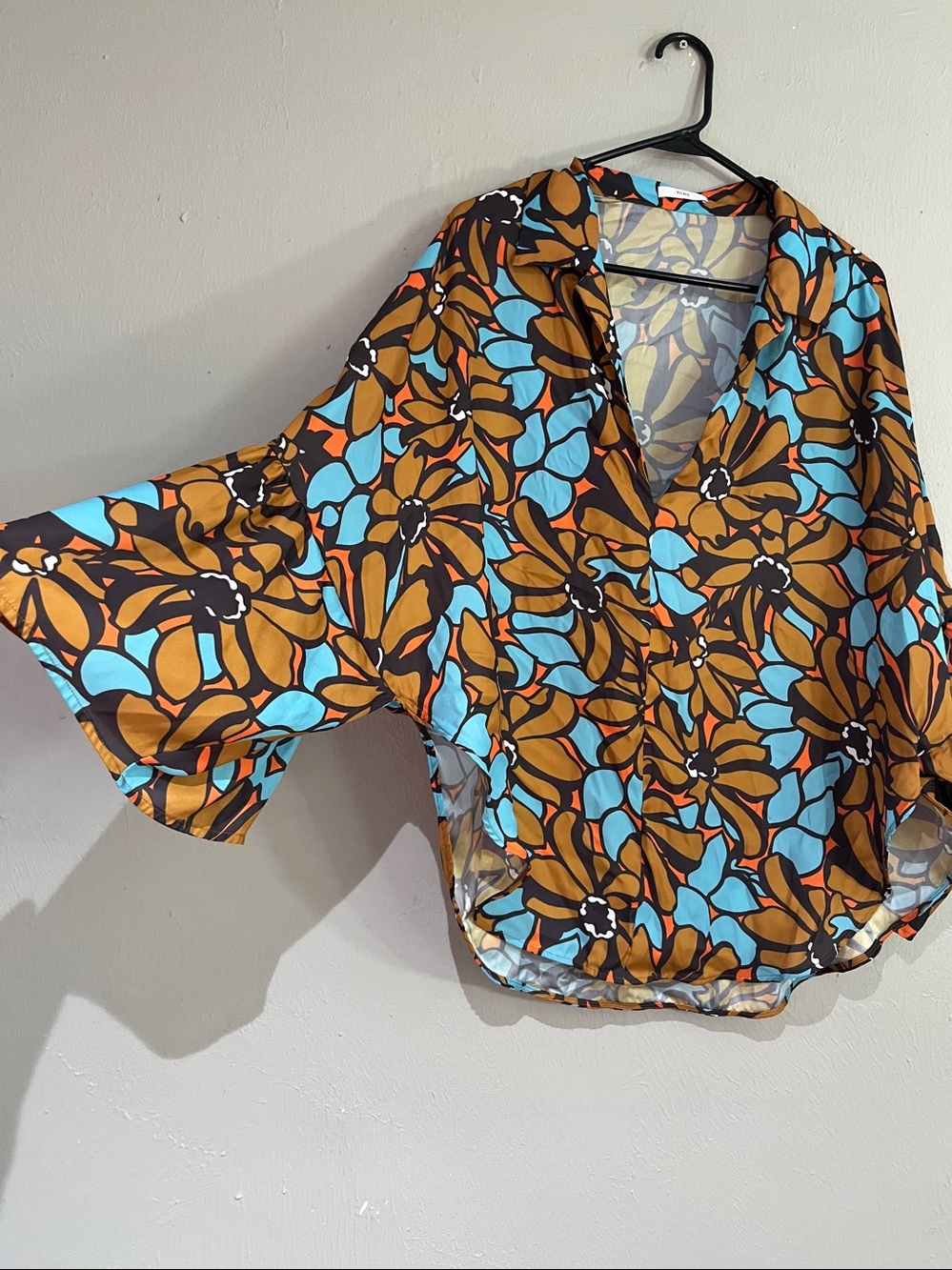 Tome Women's Blouse Shirt Large Floral Polyester made in USA V neck
